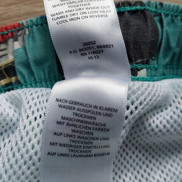 2012 vguc Mini Boden boat swim trunks 7-8 years - Picture 5 of 10